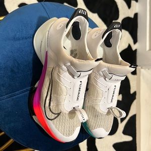 Nike fly ease in great condition! Size 9.5